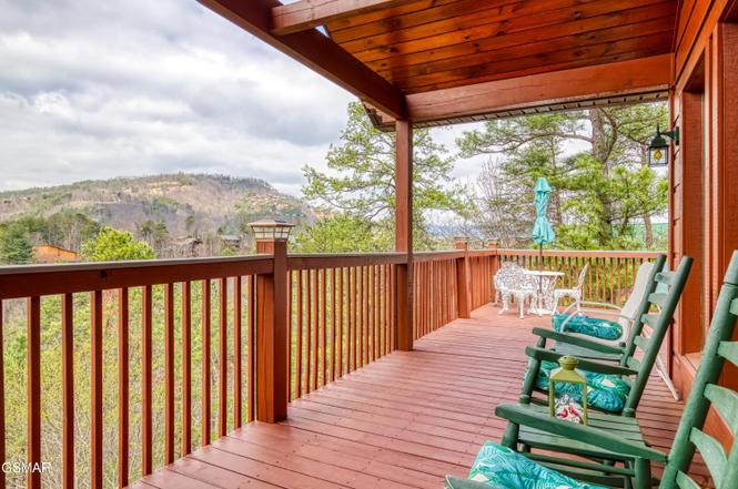 2716 Knights Ln, Sevierville, TN