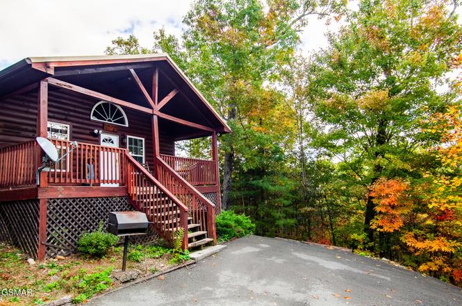 1410 Little Cove Church Rd, Sevierville, TN