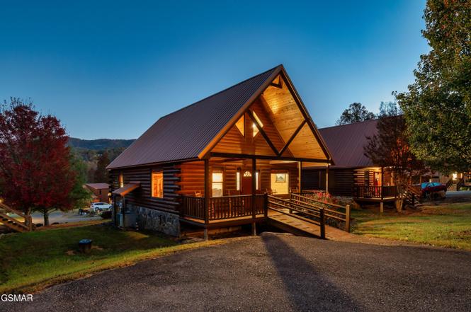 223 Forrest Loop Way, Gatlinburg, TN