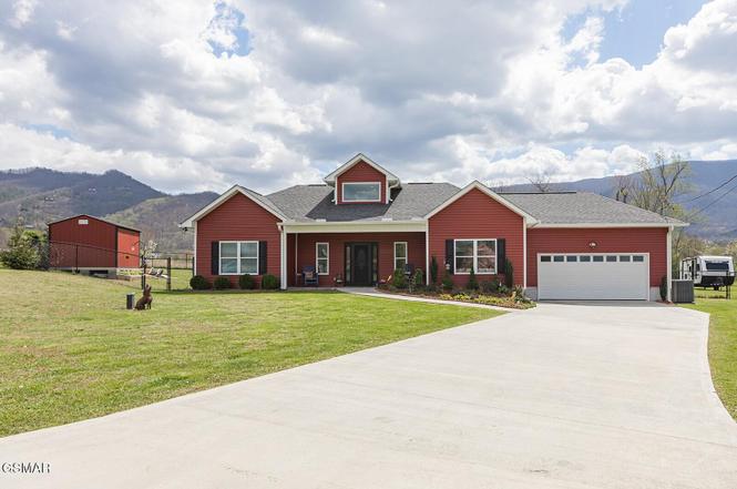 2221 Meadowbrook Ln, Sevierville, TN