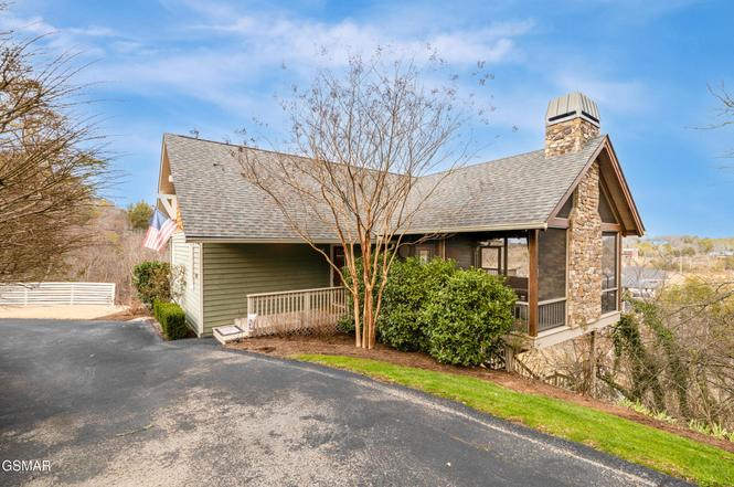 1965 Mccroskey Ln, Sevierville, TN