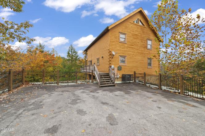1447 Eagle Cloud Way, Sevierville, TN