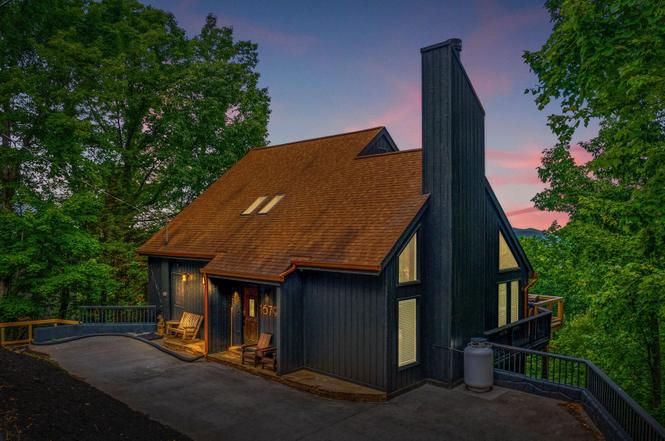 1679 Zurich Rd, Gatlinburg, TN
