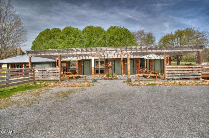 3804 Wears Valley Rd, Sevierville, TN