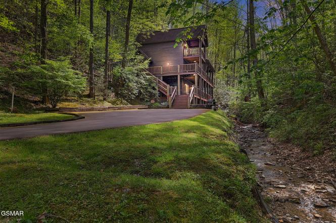 3751 Line Springs Ln, Sevierville, TN