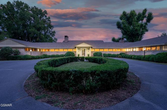 312 Paine Lake Dr, Sevierville, TN