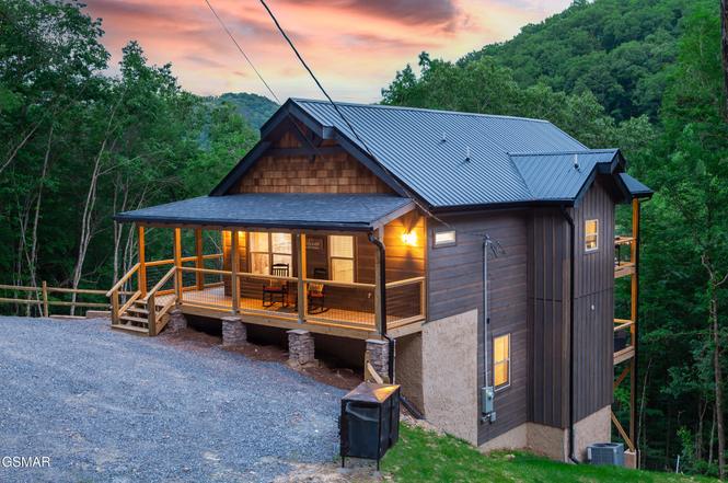 2724 Pine Crest Ln, Sevierville, TN