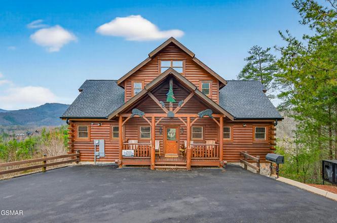 2018 Delta Dawn Dr, Sevierville, TN