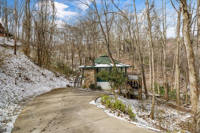 1321 N Baden Dr, Gatlinburg, TN