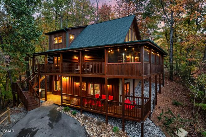 1617 Silver Poplar Ln, Sevierville, TN