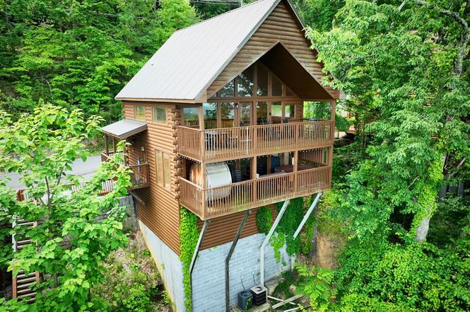 2203 Foxberry Way, Sevierville, TN