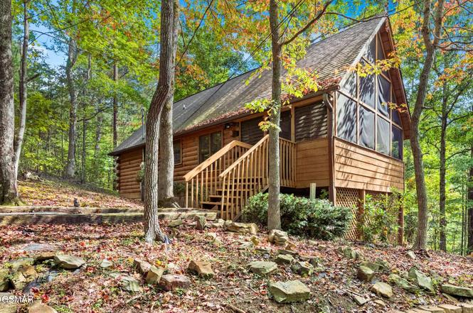 2349 Courtney Ln, Sevierville, TN
