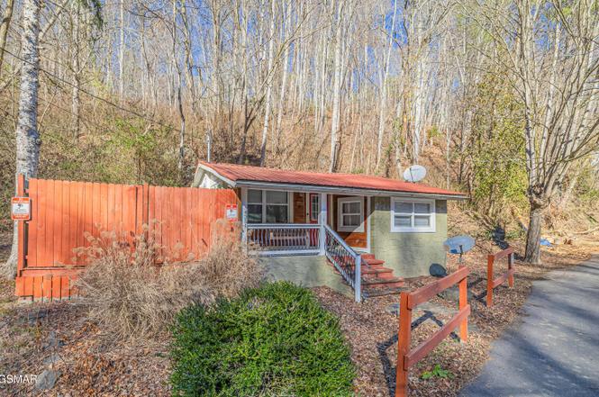 4351 Manis Hollow Rd, Gatlinburg, TN