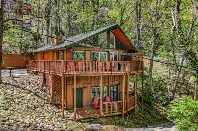 913 Echo Pl, Gatlinburg, TN