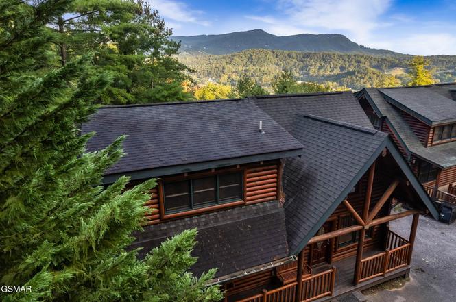 2216 Quiet Valley Way, Sevierville, TN