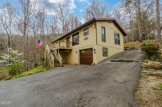 2931 Mountain Blvd, Sevierville, TN