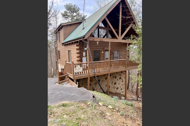 1724 Azalea Cir, Sevierville, TN