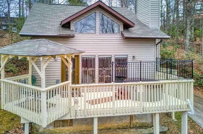 1434 N Arbon Ln, Gatlinburg, TN