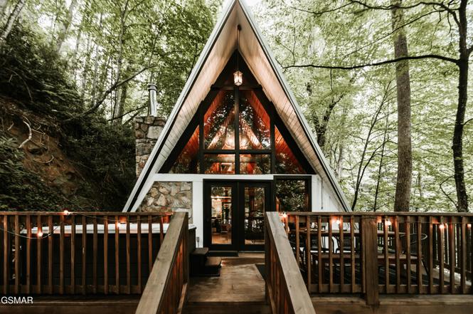 1155 Ski Mountain Rd, Gatlinburg, TN