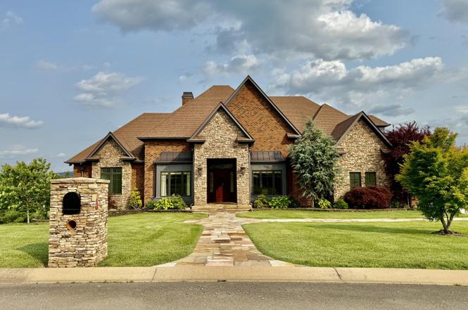 1919 Legend View Ct, Sevierville, TN