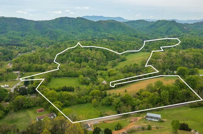 2234 Green Acres Cir, Sevierville, TN