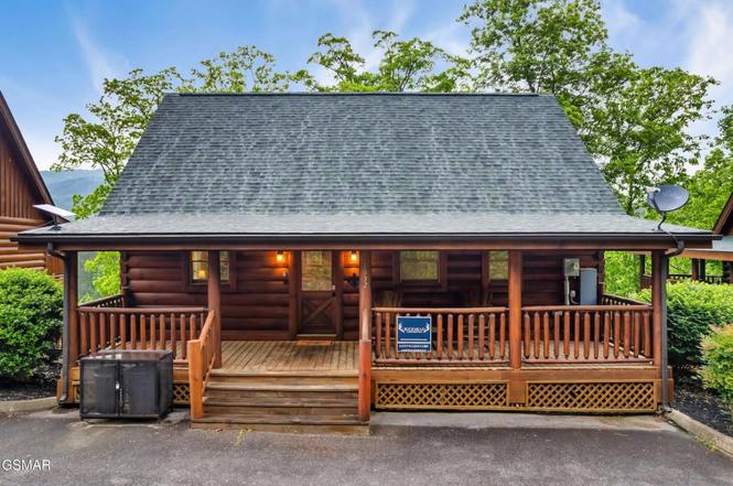 1932 Cougar Crossing Way, Sevierville, TN