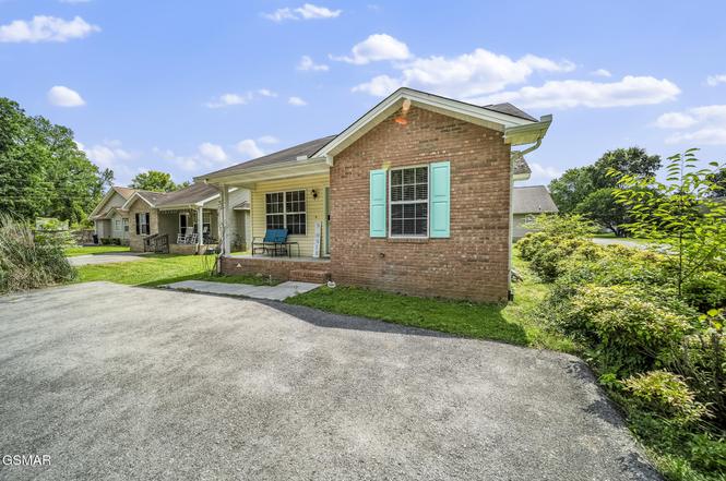 1733 Snapp Rd, Sevierville, TN