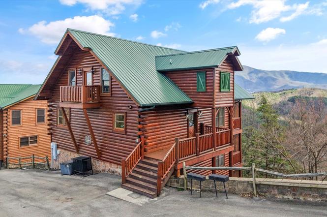 3032 Hickory Lodge Dr, Sevierville, TN