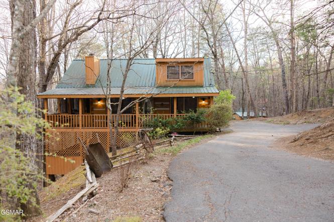 1655 S Mountain View Rd, Sevierville, TN