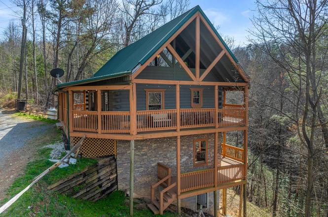 4210 S Boogertown Rd, Sevierville, TN