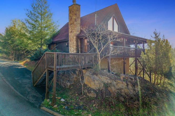 2028 Eagle Feather Dr, Sevierville, TN