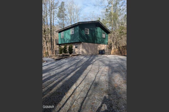 1420 Alpine Dr, Sevierville, TN