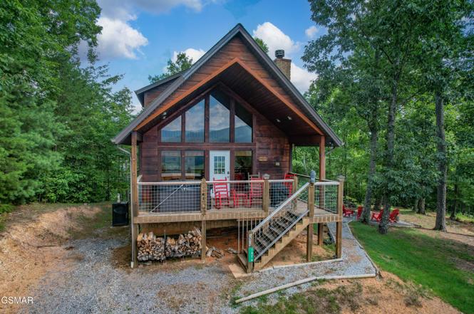 1876 Natures Ln, Sevierville, TN