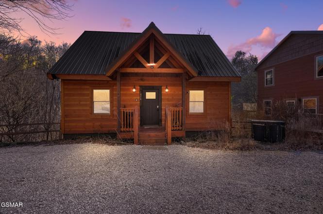 1016 Ravens Ford Way, Sevierville, TN