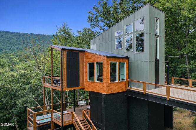 803 Big Bear Ridge Rd, Gatlinburg, TN