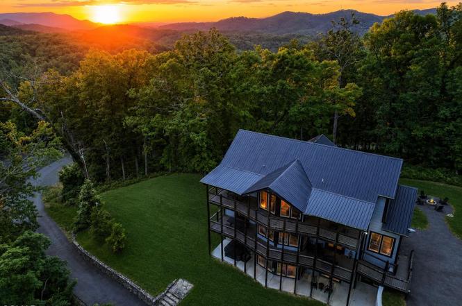 3941 Boogertown Rd, Sevierville, TN
