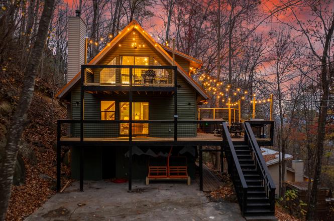 1910 Saint Moritz Dr, Gatlinburg, TN