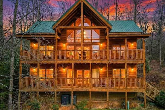 1346 N Baden Dr, Gatlinburg, TN