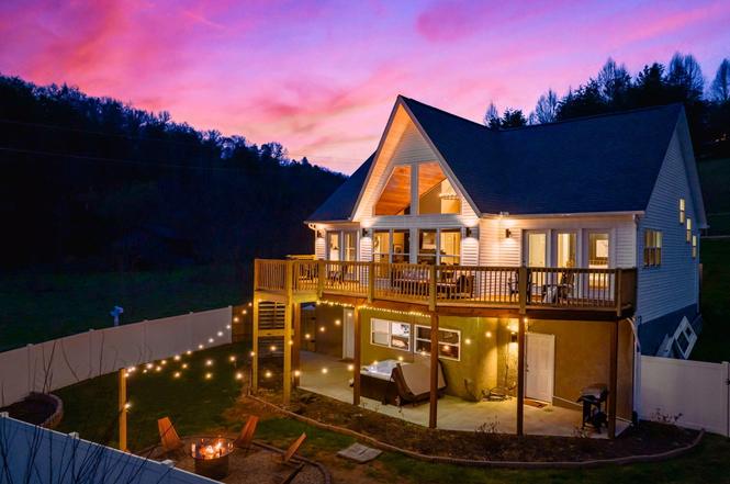 3885 Katelyns Ln, Sevierville, TN