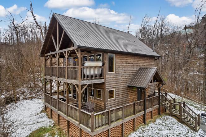 634 Wiley Oakley Dr, Gatlinburg, TN