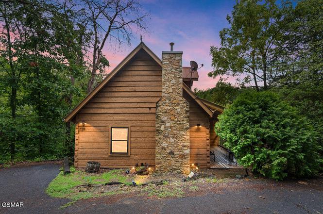 229 Cherokee Path Way, Sevierville, TN