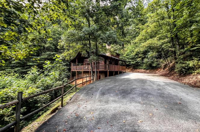 1625 Bluff Ridge Rd, Sevierville, TN