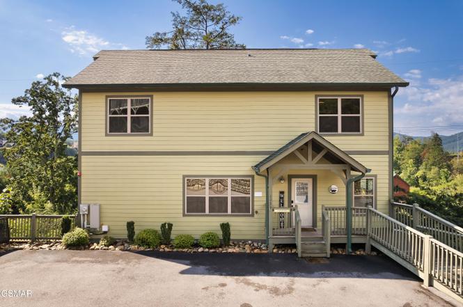1129 Cove Falls Way, Sevierville, TN
