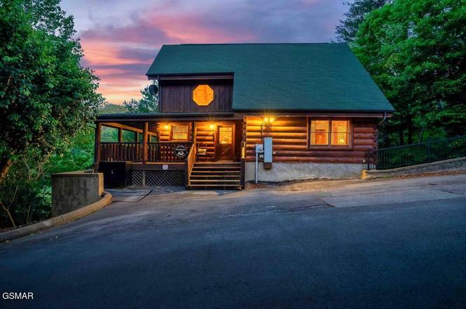 2016 Bear Haven Way, Sevierville, TN