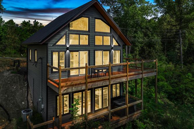 303 Beech Ridge Ln, Gatlinburg, TN
