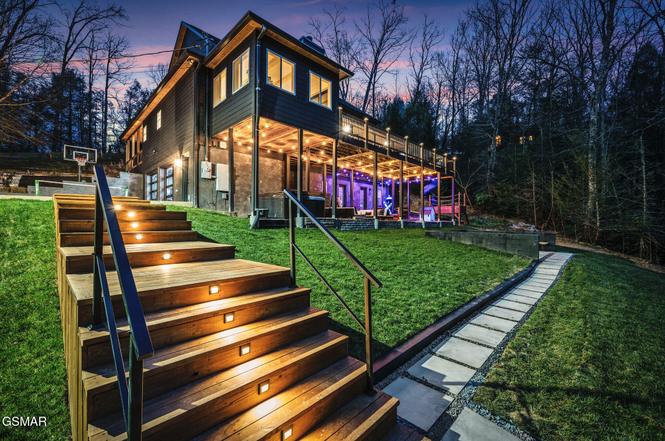2210 Woodcock Trl, Sevierville, TN
