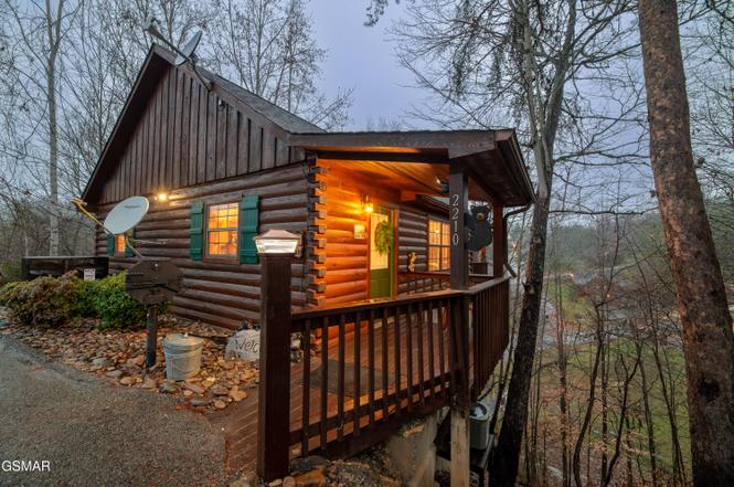 2210 Hawks Point Way, Sevierville, TN