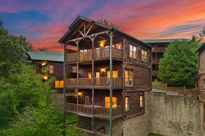 820 Great Smoky Way, Gatlinburg, TN