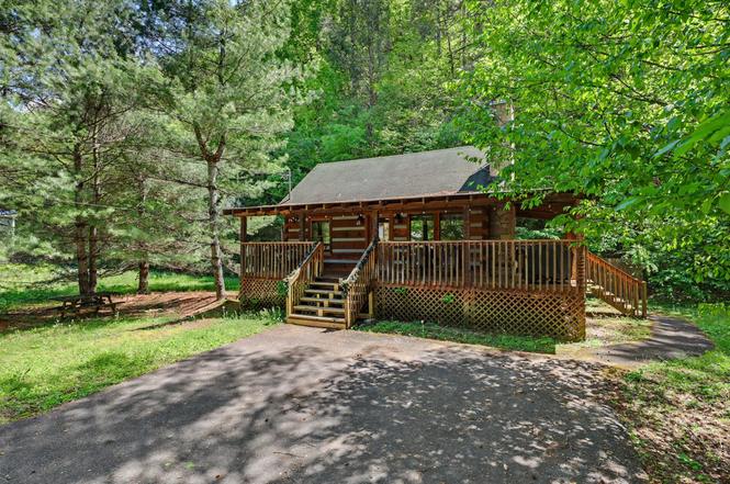 1561 Jobey Green Hollow Rd, Sevierville, TN