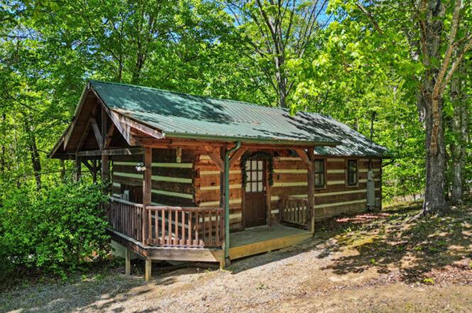 2208 Lake View Ln, Sevierville, TN